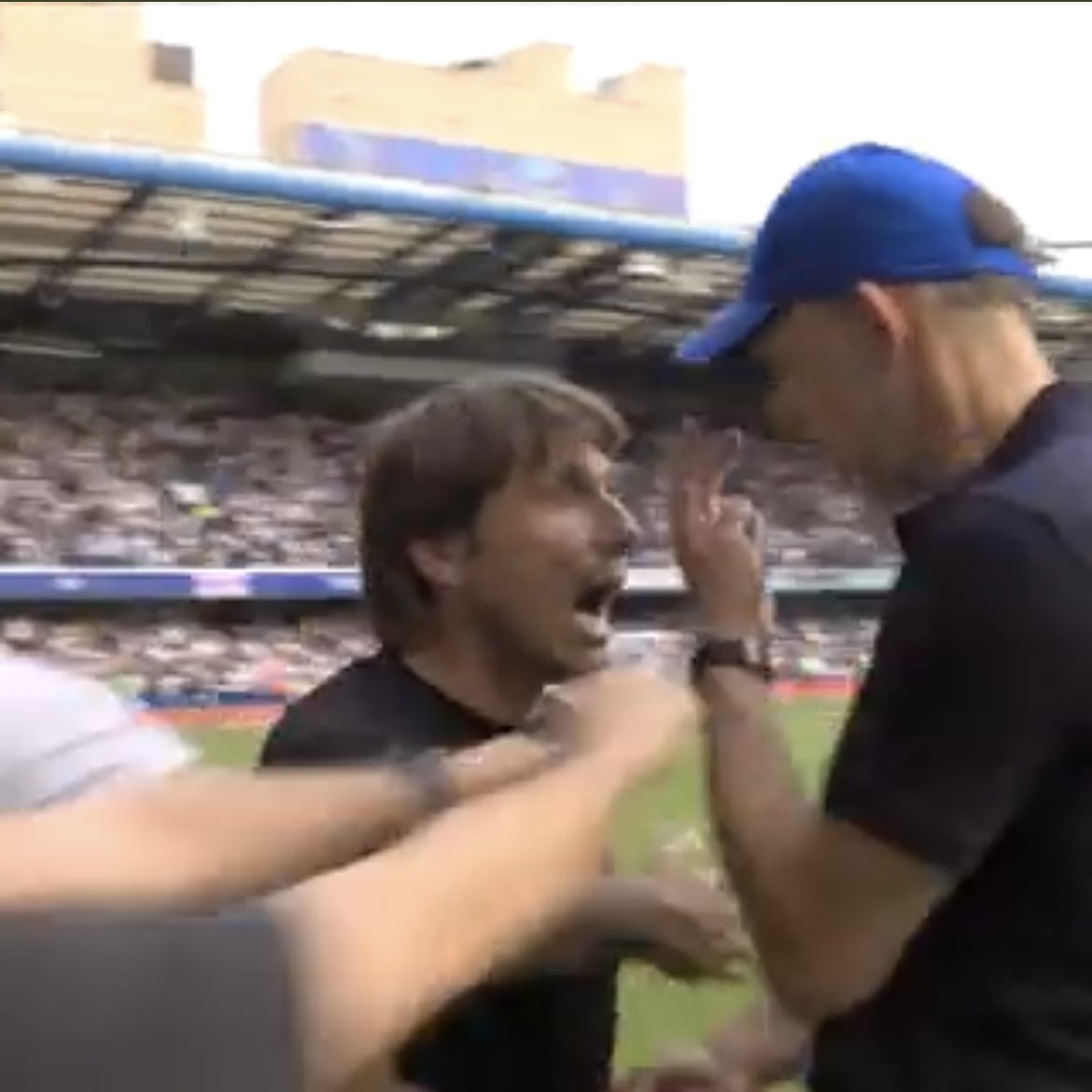 SankandDeliver's tweet image. All this because Conte refused to say “zuban kesari”?