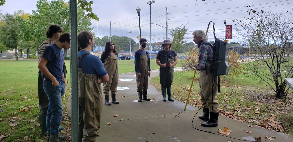 beingjeannie_'s tweet photo. I cannot begin to share my feelings over the loss of Dr. Mark Schorr. For now I will just share these images from the last time he worked with my amazing and precious @clevelandhightn students at #MouseCreek in October, 2021 #raiderscience #raiderstem @UTC_BGE @UTChattanooga https://t.co/jKKrNJ7qa1