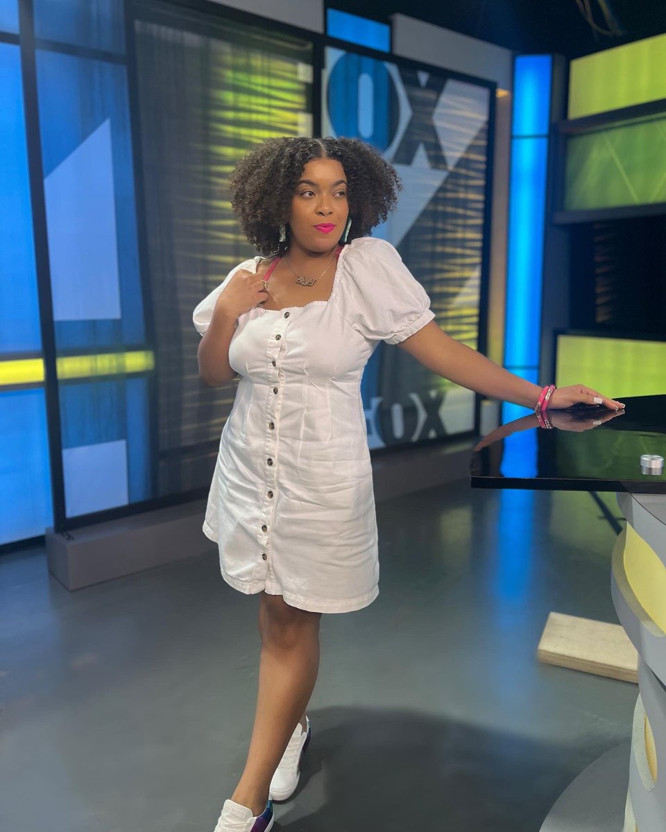 khaylagaston's tweet photo. Hello Family and friends! Excited to share with you all that I’ve joined the @brproudnews team as a Producer! I‘ve postponed my move to NY and I am happy to begin my journalism career at home ⚜️ ! 🦋 #coveredbykhayla #producer #journalism #blackjournalist #nabj #BatonRouge https://t.co/OdKqLLSvLW