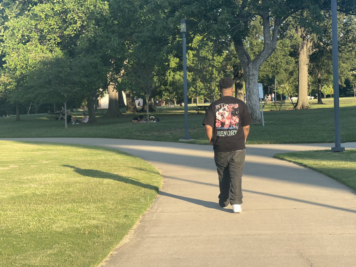Fraudemarr's tweet photo. Workin’ in the land of the free, the home of the brave I gotta bring my brothers or else I feel out of place https://t.co/1mmnqsxk9p
