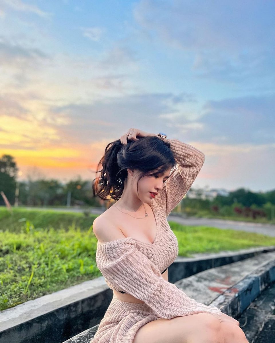 LaraLe44's tweet photo. May there be enough clouds in your life to make a beautiful sunset....... https://t.co/AfukrwDjCC