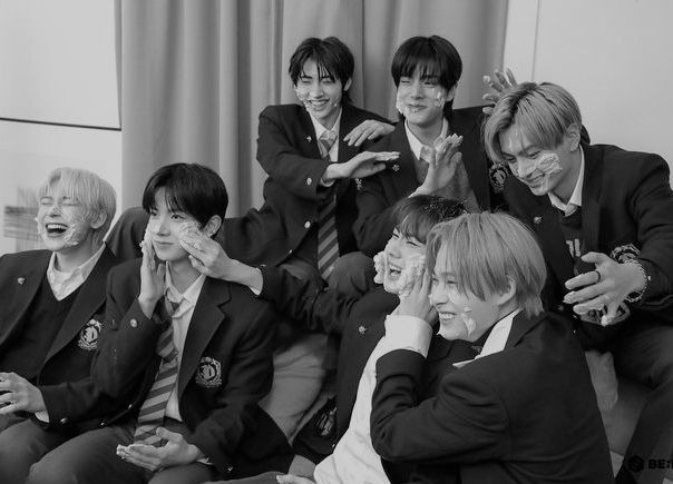ksnsein's tweet photo. I will always choose them. We will always stay and connect with you. My light in the dark, solace, home and ikigai. Always, in all ways @ENHYPEN_members.
happy #EndependenceDay 🫂 https://t.co/QNfvxwGv4g