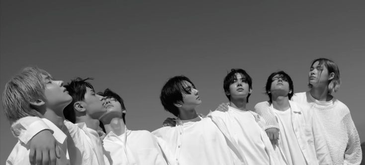 ksnsein's tweet photo. I will always choose them. We will always stay and connect with you. My light in the dark, solace, home and ikigai. Always, in all ways @ENHYPEN_members.
happy #EndependenceDay 🫂 https://t.co/QNfvxwGv4g