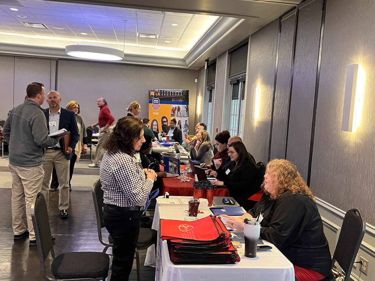 Looking for an edge to win government contracts? Then don't miss our fall Meet the Buyers Conference, where you'll network directly with government agencies &amp; get support from our team of #PTAC experts. 

📍Scottsbluff, NE
📆 Oct. 18-20

Learn more: hubs.ly/Q01jXN-q0