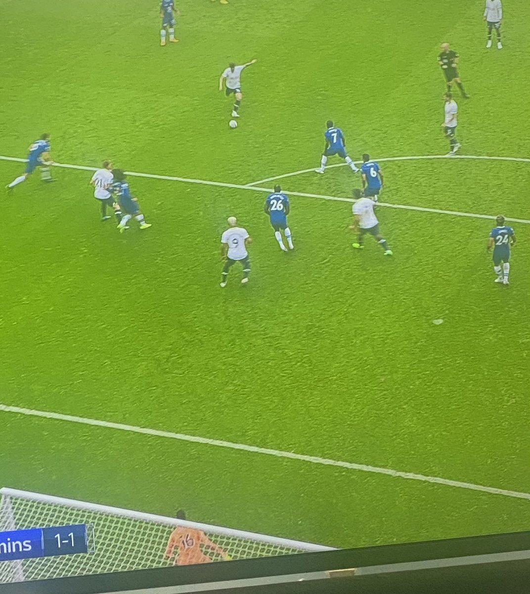 Oh and here’s Mendy having to look round an offside Richarlison for Spurs’ first goal. Other than that, thought the officials had a great game. 👍 #CHETOT