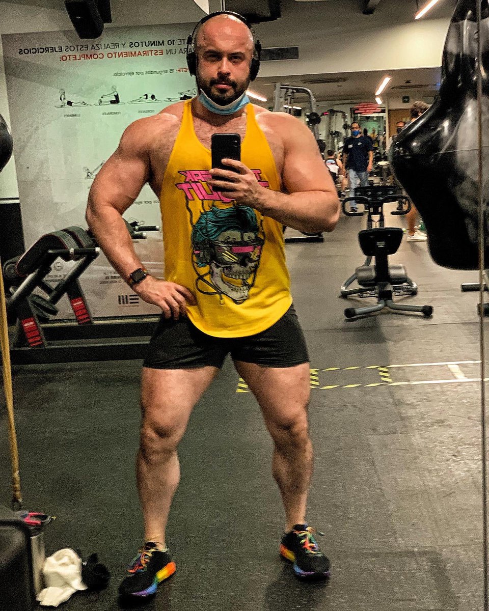 Gabs__RV's tweet photo. To weak to quit…
#FatToFit #BringMeBackMyBody #BringBackMyBooty #YouCanGoHardOrYouCanGoHome #Aesthetic #Muscle #FitAndFab #GymIt #SportsWorld #Fitness #GymRat #FitnessJourney #GymMotivation #SportsWorldMex #FashionGymWear #RaskolApparel #ShortShorts #MenInShorts #Stringer https://t.co/J8MlUnP083