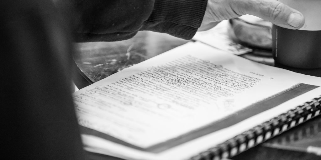 LyricBelfast's tweet photo. Act fast ๐โโ๏ธ we have a limited supply of signed copies of #TheBorderGame script by Oisรญn Kearney and Michael Patrick โ๏ธ
๏ธ
๐
: 25/08 - 27/08
๐๏ธ:https://t.co/yKueCdlhZ8
๐: https://t.co/GdduuUNB3A https://t.co/ZXeBGPPMky