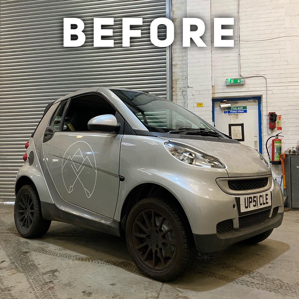 maxreestore's tweet photo. The full smart car camper build has dropped on the @SilverlineTools you tube channel, link in bio 💙

#diy #diyhero #smartcar #worldssmallestoffroadcamper #offroader #vanlife #camper #campervan #offgrid #offgridcamper #microcamper #offroadcamper #adventure  @Uktruckplantgrp https://t.co/bEDgfqDxpB