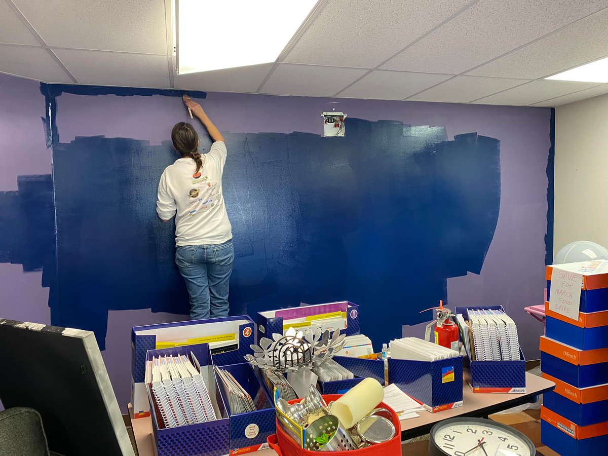 dcsdk12's tweet photo. The Trailblazer Elementary School PTO recently surprised their teachers with a teacher's lounge makeover! Thank you for supporting our wonderful teachers and creating a comfortable space for them to take a break! https://t.co/cnNUYCIL9p