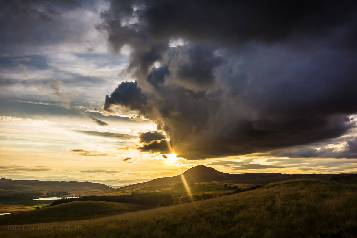 Hope you've had a super Sunday in #Fife or beyond 🙂

#LoveFife #WelcomeToOurHome #LomondHills