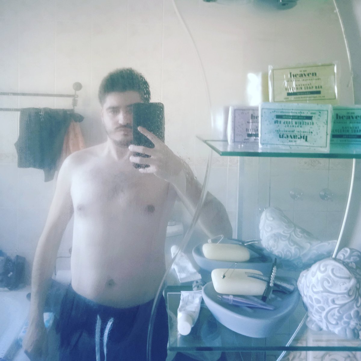 WaldoLiveZA's tweet photo. Been feeling good with the working out recently.. well more fit and healthy #workout #bodytraining #feelinggood https://t.co/L1GK7yZMyN