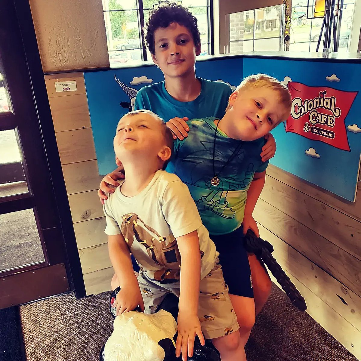 PokePopShop's tweet photo. Love these kiddos #pokepopshop #chicagotoyshow #stcharlesillinois #shoplocal #kiddos #showfamily https://t.co/ESFl6MXFQ1