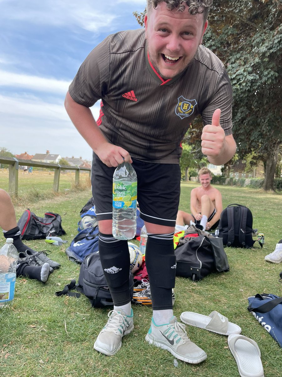 HillsideRangers's tweet photo. A good run out and a comfortable 7-0 win for the Hillside boys this afternoon with our holding midfielder playing in trainers #stoolballsalwaysthewinner https://t.co/4lYdyIWsIi