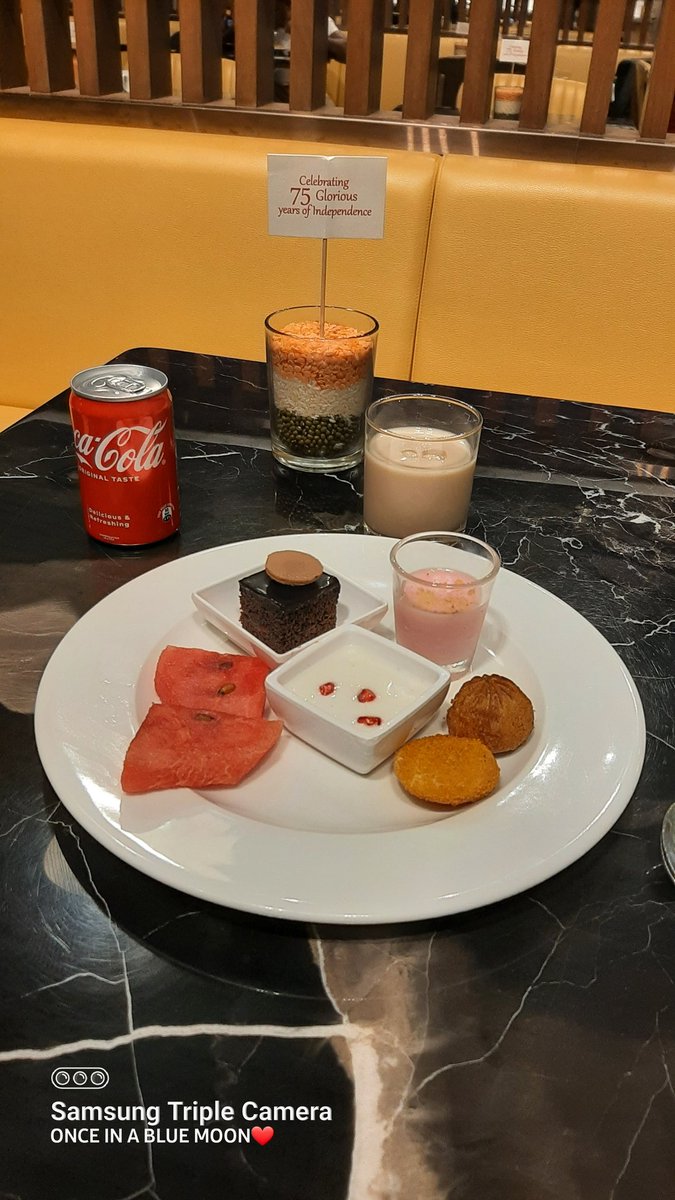 Sandsofthetime's tweet photo. @BLRAirport #080lounge it's just awesome place to visit and explore the wonderful services they provide. Loved it totally. Am gonna come back again 💜📍 https://t.co/fH1kefQNu6