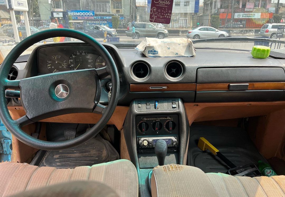 Autorush2's tweet image. 🚘: 1982 MERCEDES-BENZ 230E 
PRICE: 1 million naira only
Location: Lagos
Call/WhatsApp: 09056871781
