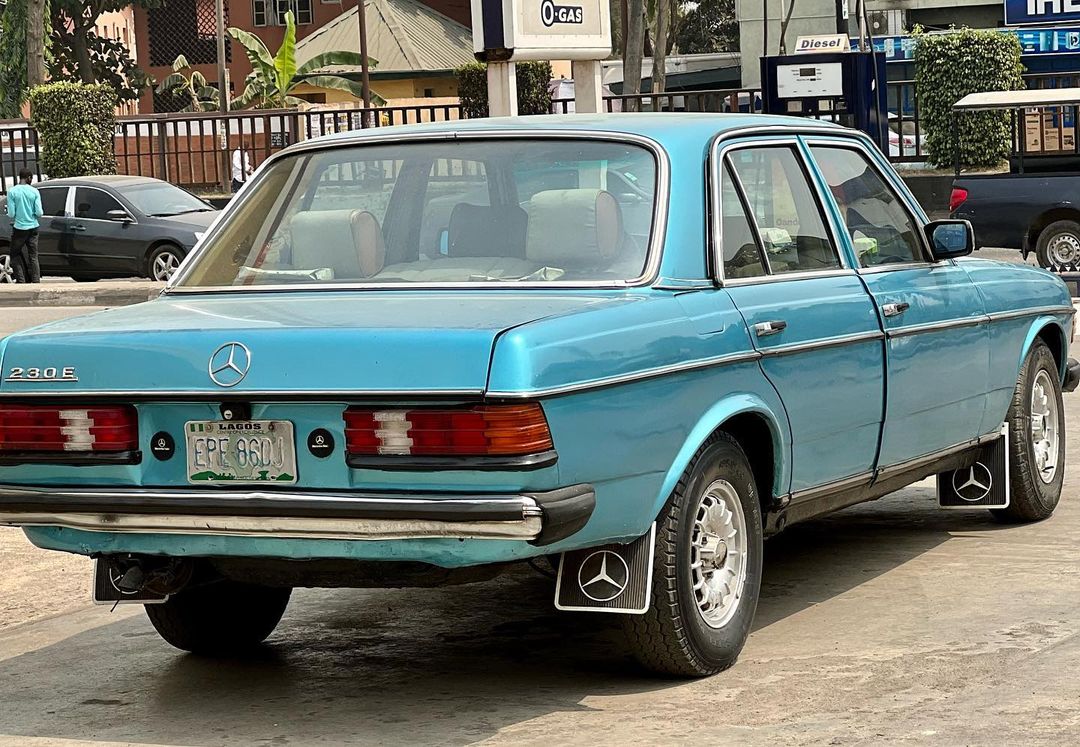 Autorush2's tweet image. 🚘: 1982 MERCEDES-BENZ 230E 
PRICE: 1 million naira only
Location: Lagos
Call/WhatsApp: 09056871781