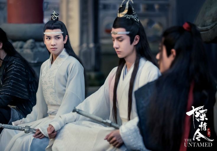 remnantofsunset's tweet photo. feliz dia dos pais ao Lan WangJi que cuidou do Lan Sizhui muito bem. E ao Wei Wuxian que apesar de ter ido comprar cigarro no submundo voltou para ser um pai exemplar. 🌹❤️ https://t.co/GlVeA9UmBk