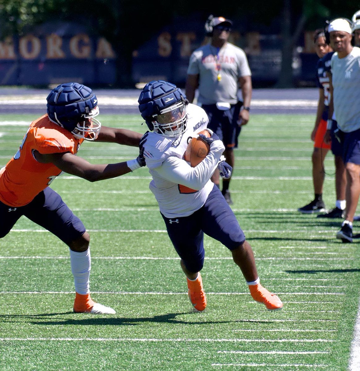 MSUBearsFB's tweet photo. Scrimmage 1📸🏈✅

#MorganStateFootball https://t.co/88NzKHPPgN