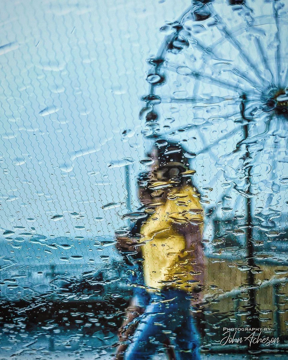 LoveBallymena's tweet photo. ‘Normal service’ resumes in Portstewart. ⛈

📸 Photography by John Acheson https://t.co/qVIlG4XHzi