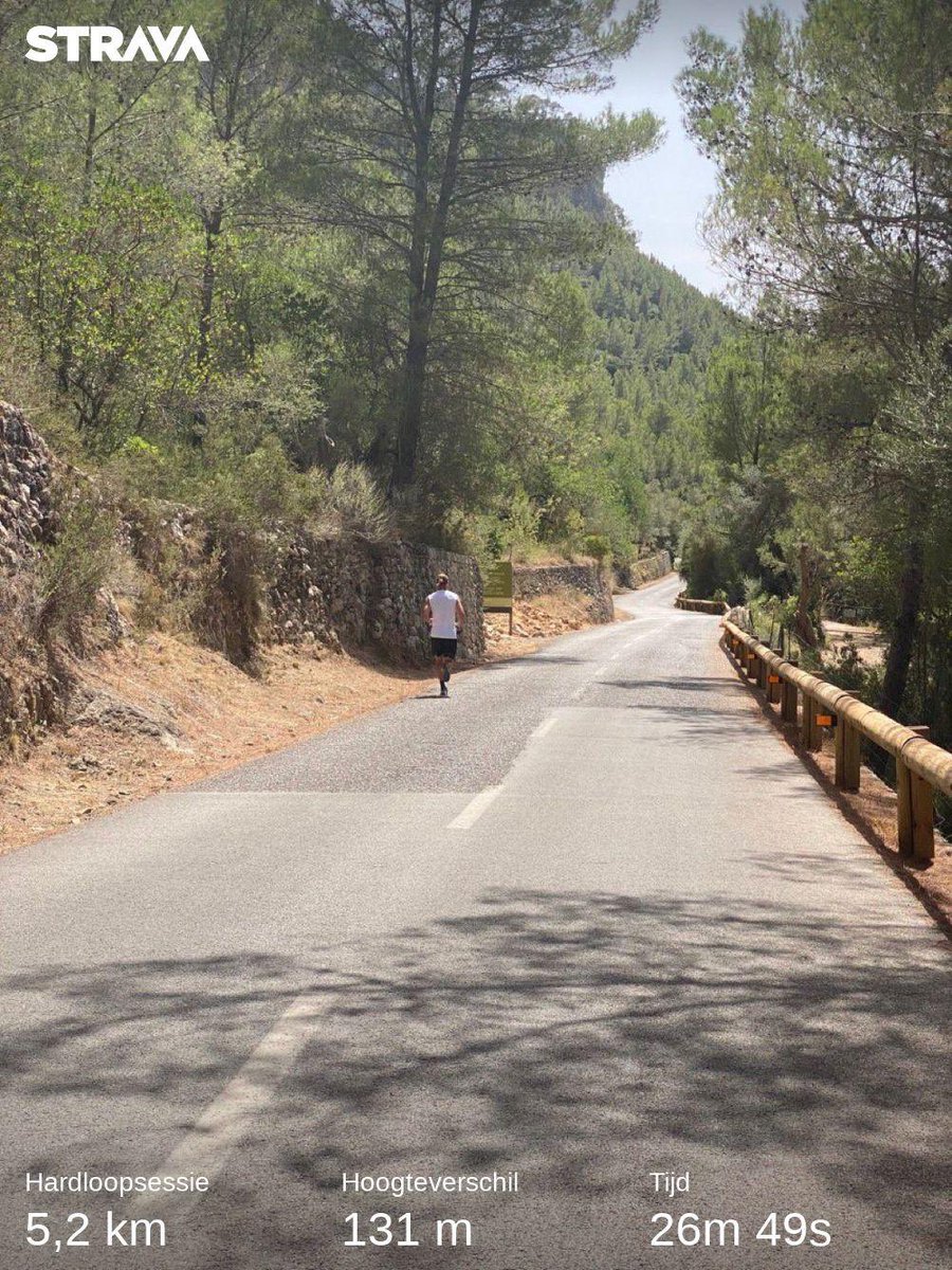 kasperschuur's tweet photo. En weer een stukje berg op en af, nu wel ietsjes warmer. #hardlopen #bunyola #mallorca #garmin #forerunner945 @runningplus @loopmaatjes @hardlooptipsnl @Loopkoorts 

https://t.co/uvyTI99qNw https://t.co/4KVuLTJl33
