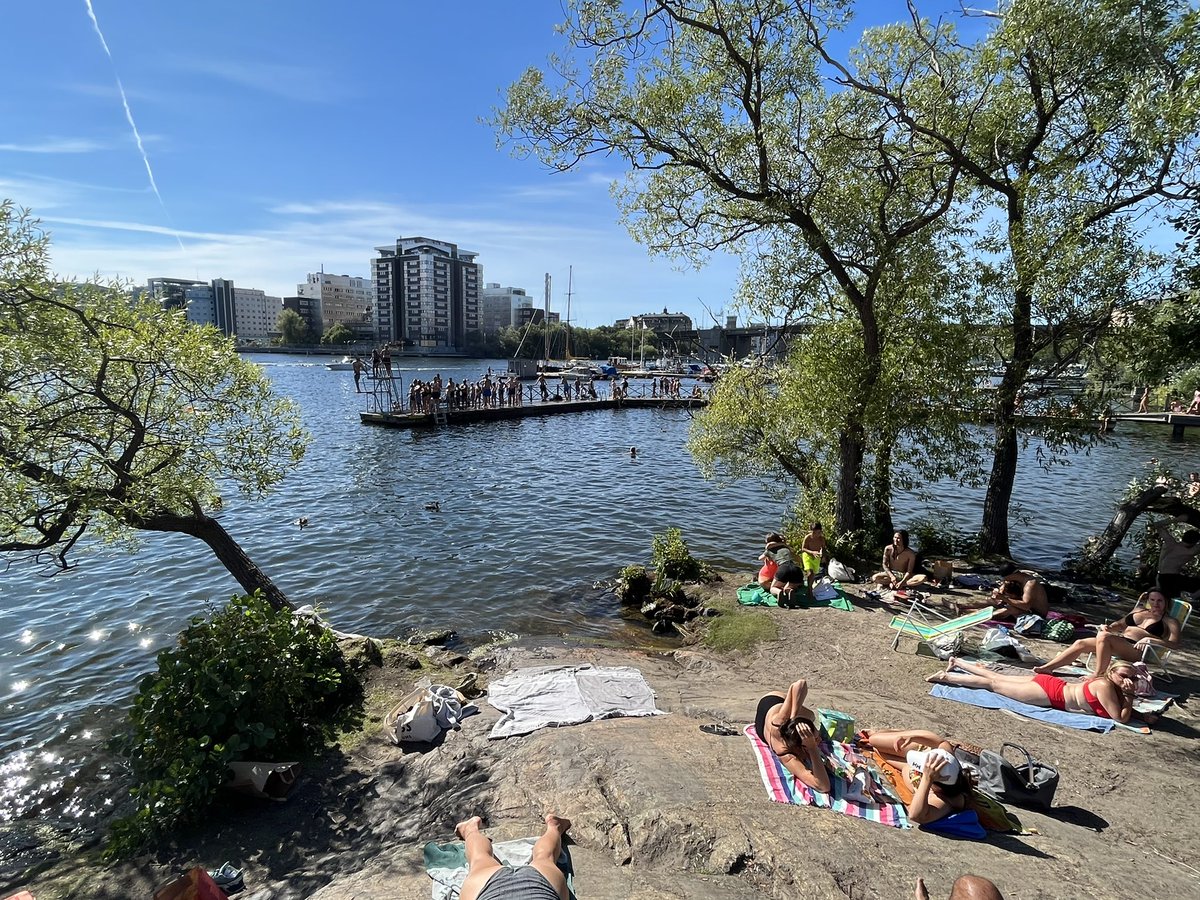 speedupdating's tweet photo. What’s stopping Cardiff Bay being a bit more Tantobadet?
#simmar #söndag #stockholm ☀️🇸🇪 https://t.co/T2B5gzxF33
