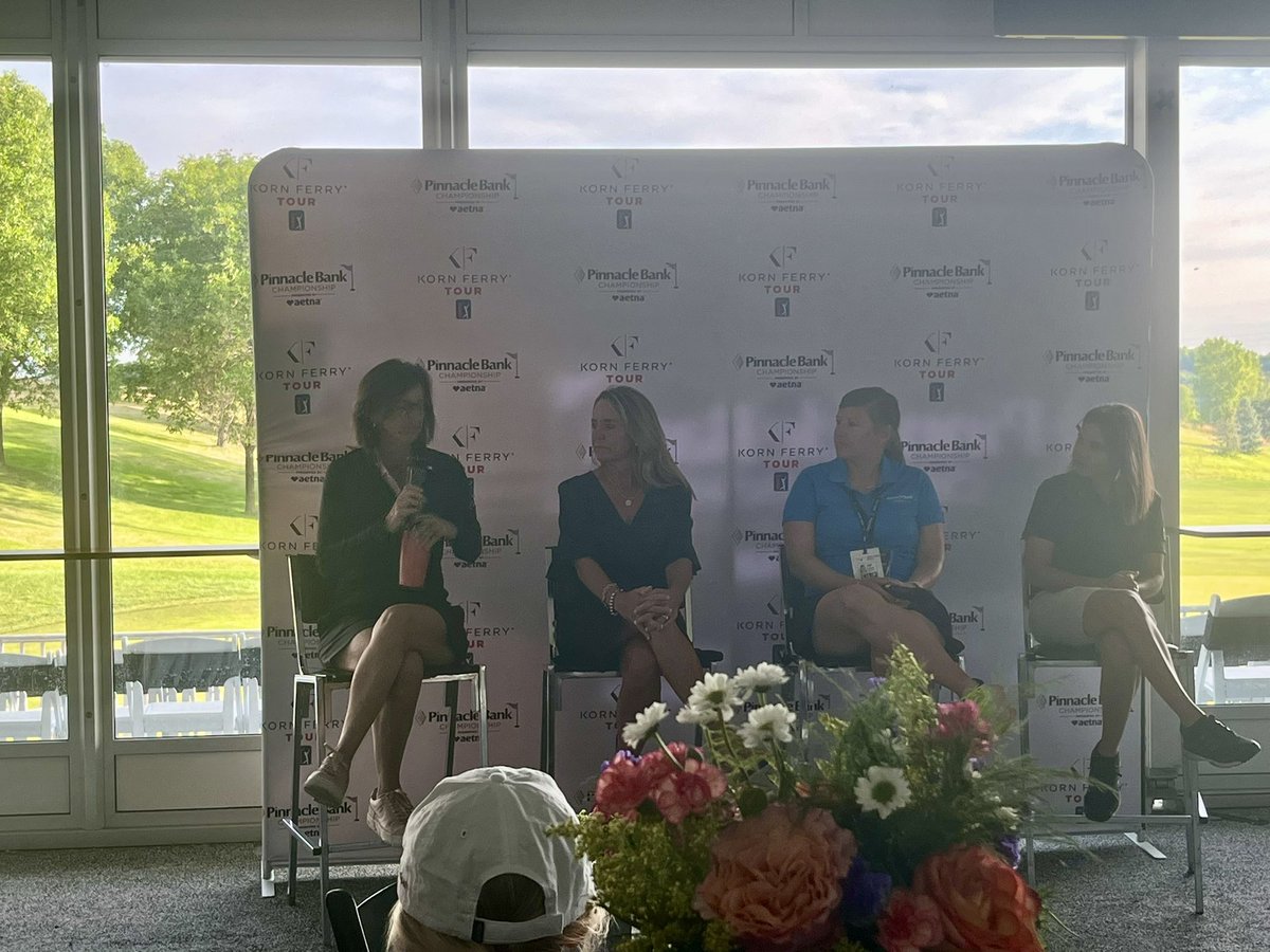 SDH4heart's tweet photo. Welcome to the First annual 2022 Fore Her Golf Summit @KornFerryTour @pinnbankgolf @IndianCreekCrse @PGAREACHNeb #WestSideGirlsGolf #GolfisforWomenToo #GrowingTheGame ❤️🏌🏻‍♀️🏌🏿‍♀️🏌️‍♀️ https://t.co/gZ0JnEeJlC