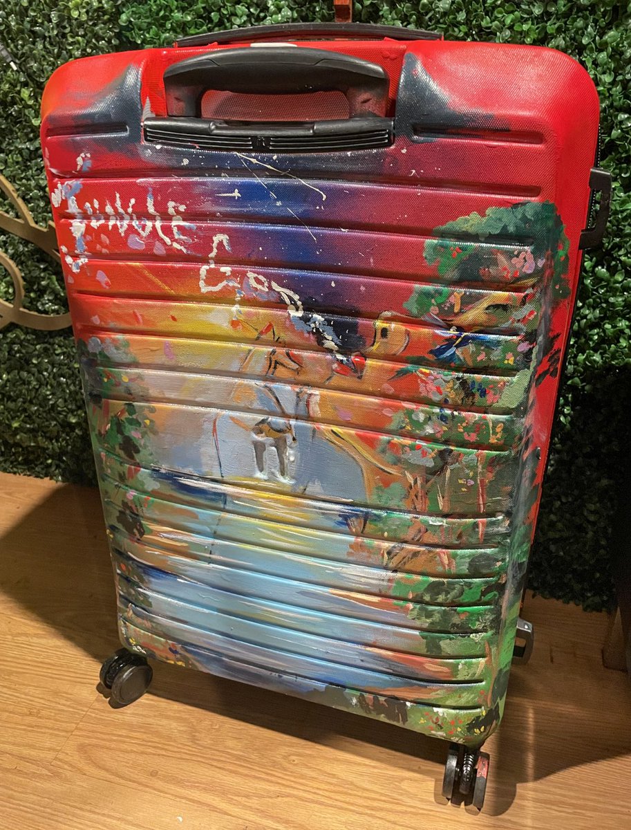 MrModa's tweet photo. #JungleGod Custom Luggaage For Artist @YUNGJUGGZ_RSNY #MrModa #NYC https://t.co/0C9vdZtDns