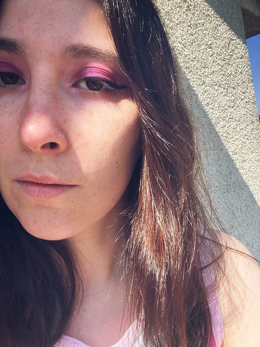betweenuscarol's tweet photo. 💕  I AM SO DAMN OBSESSED WITH WEIGHT LOSS 💕✨ CONFIDENCE ERA IS ON ✨ “all my friends say I'm glowing, guess I'm healing now” 💘💘 “I don't need your love if I love me” ✨💘💘 @KamilleXX #StreamWeightLoss https://t.co/WVdvSus6ut