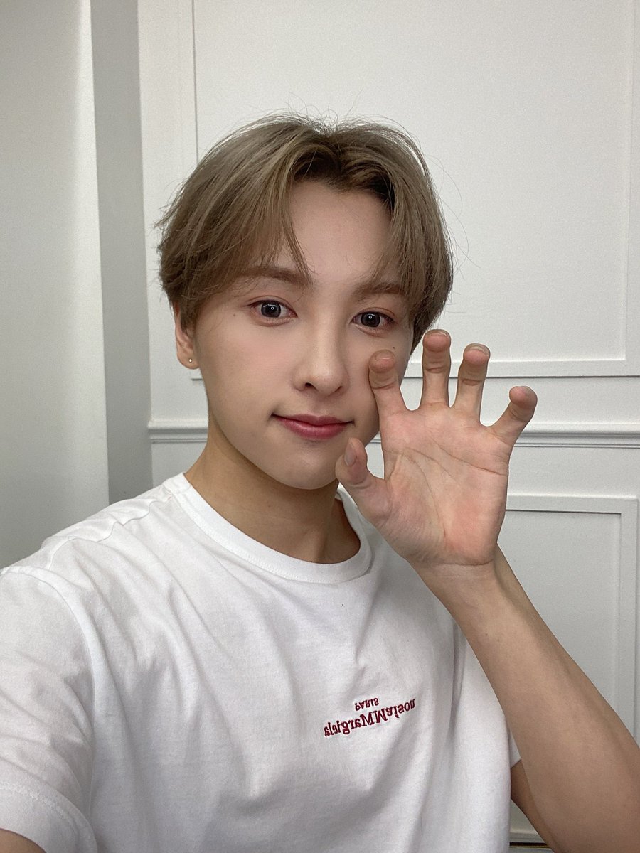 LoverieFrance's tweet photo. ♣️ Rie ♣️

>> TWITTER : 13/08/2022

"[#Rie] Il a recommencé à pleuvoir encore...🥲"

#Ju 

#OnlyOneOf #온리원오브 

© > @OnlyOneOfmember https://t.co/dUwIC9mOvn