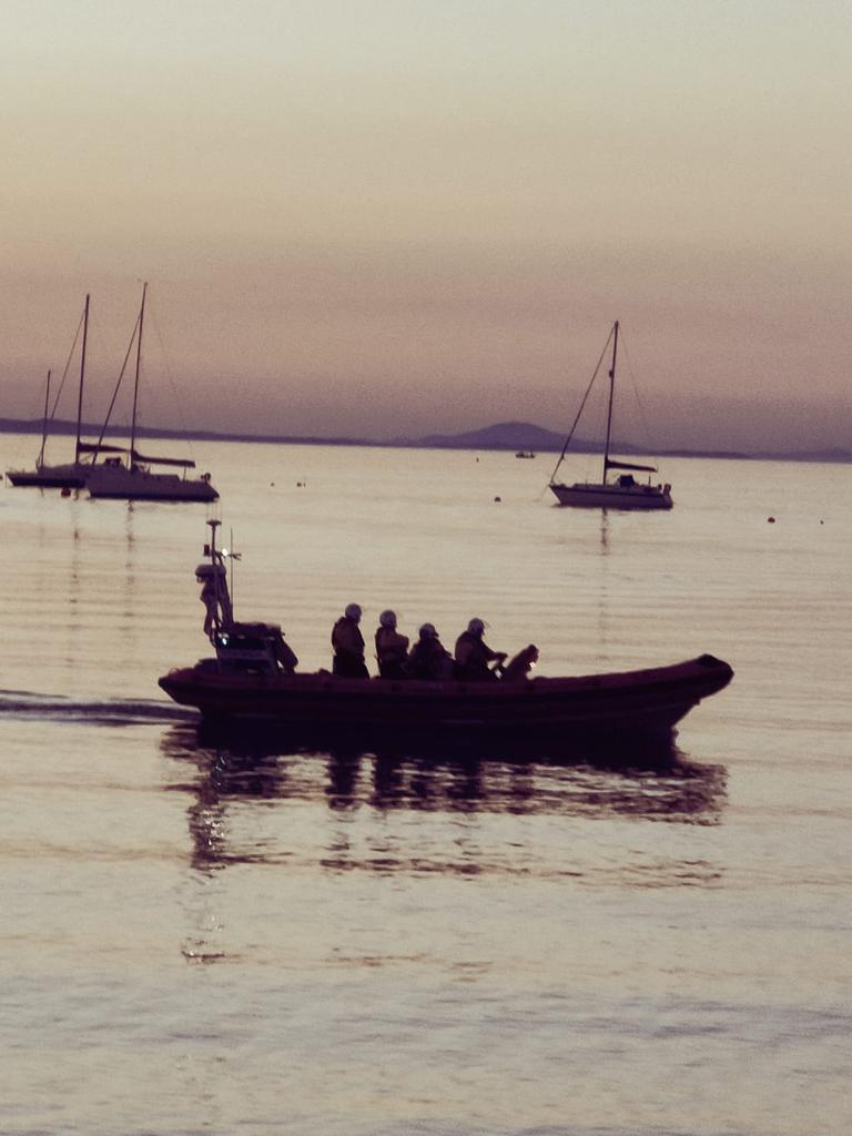 ShaneOBrien73's tweet photo. @skerriesrnli @IrishCoastGuard Skerries lifeboat and crew just after sunset Thursday 11th August 22... https://t.co/fExcqmuN3g
