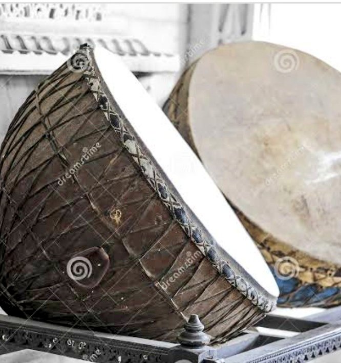 DocMarif's tweet photo. @tanha_says Before modern Vajjay Nagada dhol was used to celebrate different occasions!! https://t.co/GFKtYzYZWo