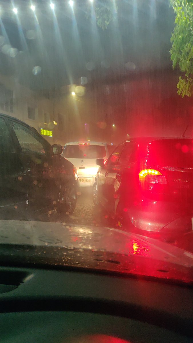 maheshca28's tweet photo. @ssptfcchd @trafficchd . Full Jam aince last half an hour. Cars are not moving an inch. https://t.co/dpJFirVlHf