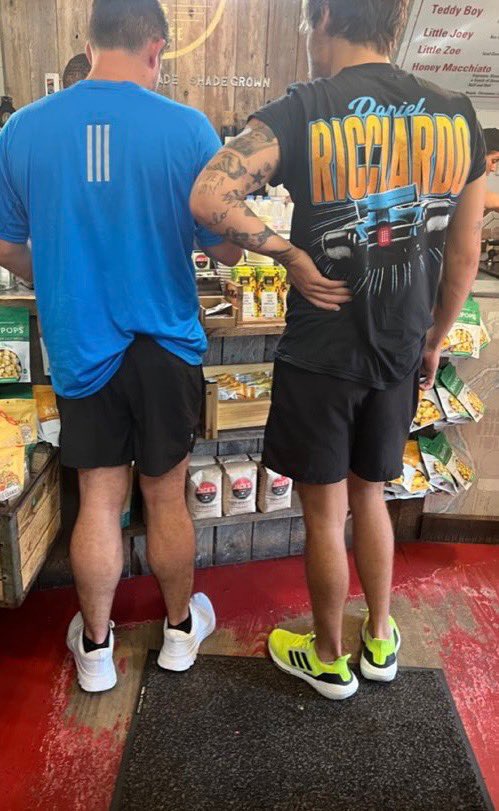 TheHSUpdate's tweet photo. Harry in New York recently! https://t.co/IEoPulVqts