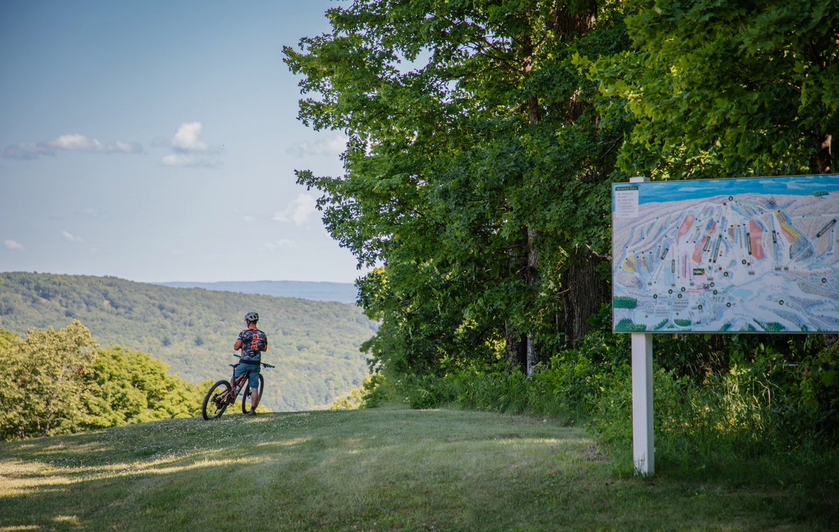 HighlandsatHS's tweet photo. You don't have to leave The Highlands to enjoy what northern Michigan has to offer.
Take a moment to soak in the beautiful views through out the resort. 🌤
...
#thisisyourmoment #thehighlands #highlandsharborsprings #harborsprings #petoskey #puremichigan #highlandshighlight https://t.co/FcoUTCZleJ