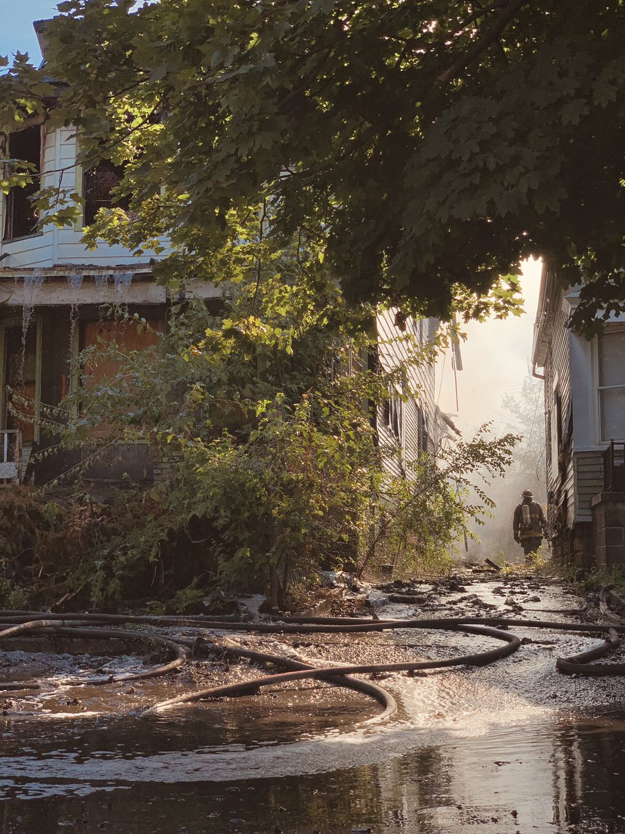 zero5four tweet media