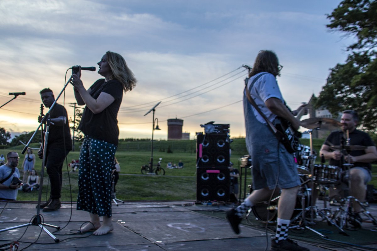 DianeKrauthamer's tweet photo. Night Of 1,000 Cakes: 4th night of the 2022 #FortRenoConcertSeries w/ #InsectFactory, @NomadShowers & #Sleepmarks ๐ง๐๐ฐ (8/1/22) https://t.co/YUBeV4gbgu