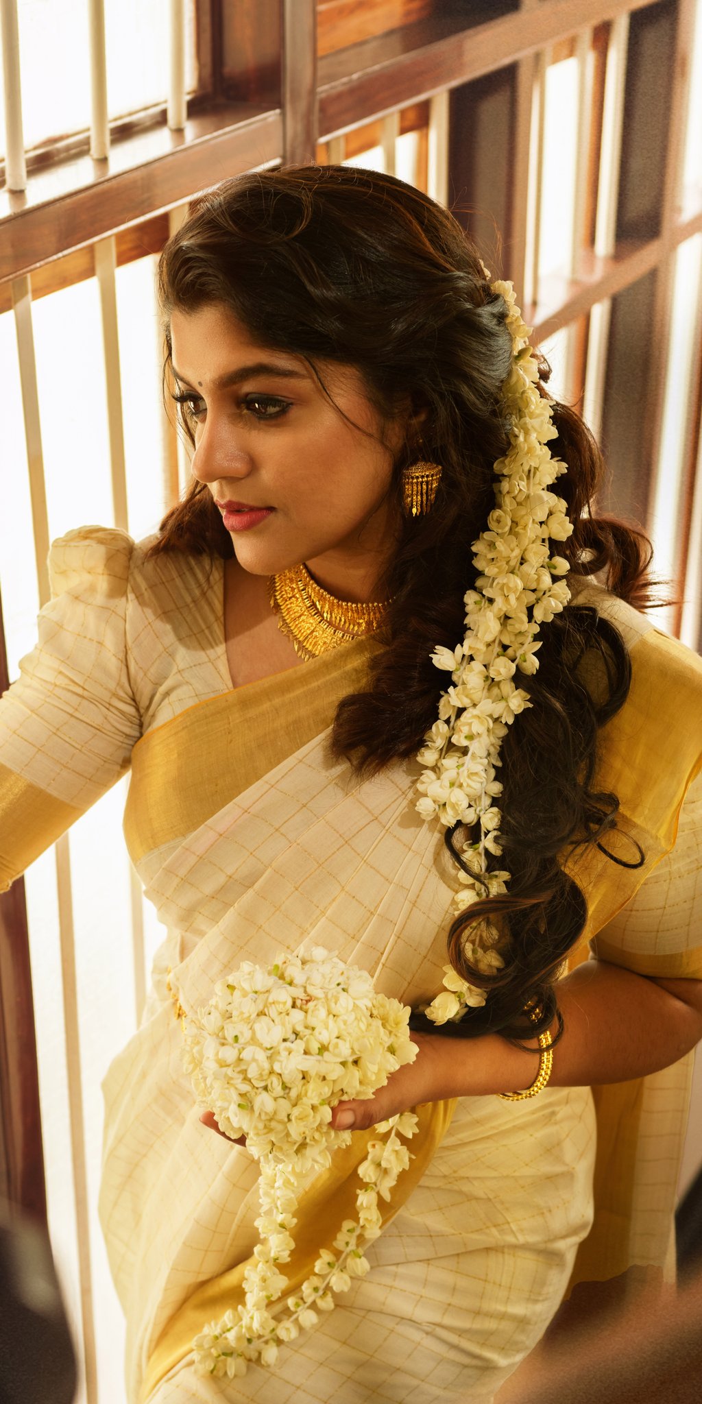 Anupama Parameswaran's bridal saree look is worth watching | Times of India