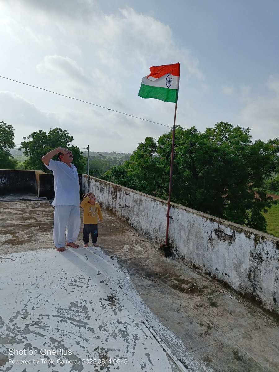 punit_patel1212's tweet image. મારી દીકરી રાહી પટેલ અને એના દાદા ...#HarGharTiranga