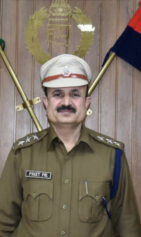 gurgaonpolice's tweet photo. Gurugram Police  #congratulates ACP Crime,Gurugram, Sh Preet Pal on award of Indian Police Medal for Meritorious Service on the occasion of #Independence Day -2022.

@police_haryana 
@cmohry 
@anilvijminister https://t.co/s8xyPdkH81