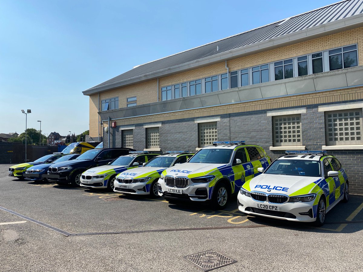 ShaunfromDurham's tweet photo. 11 cars cleaned today for @DurhamRAPol, not bad for 8hrs #volunteering! #CleanToBeSeen #PositiveImage 🚔 https://t.co/vue2x2EYH9