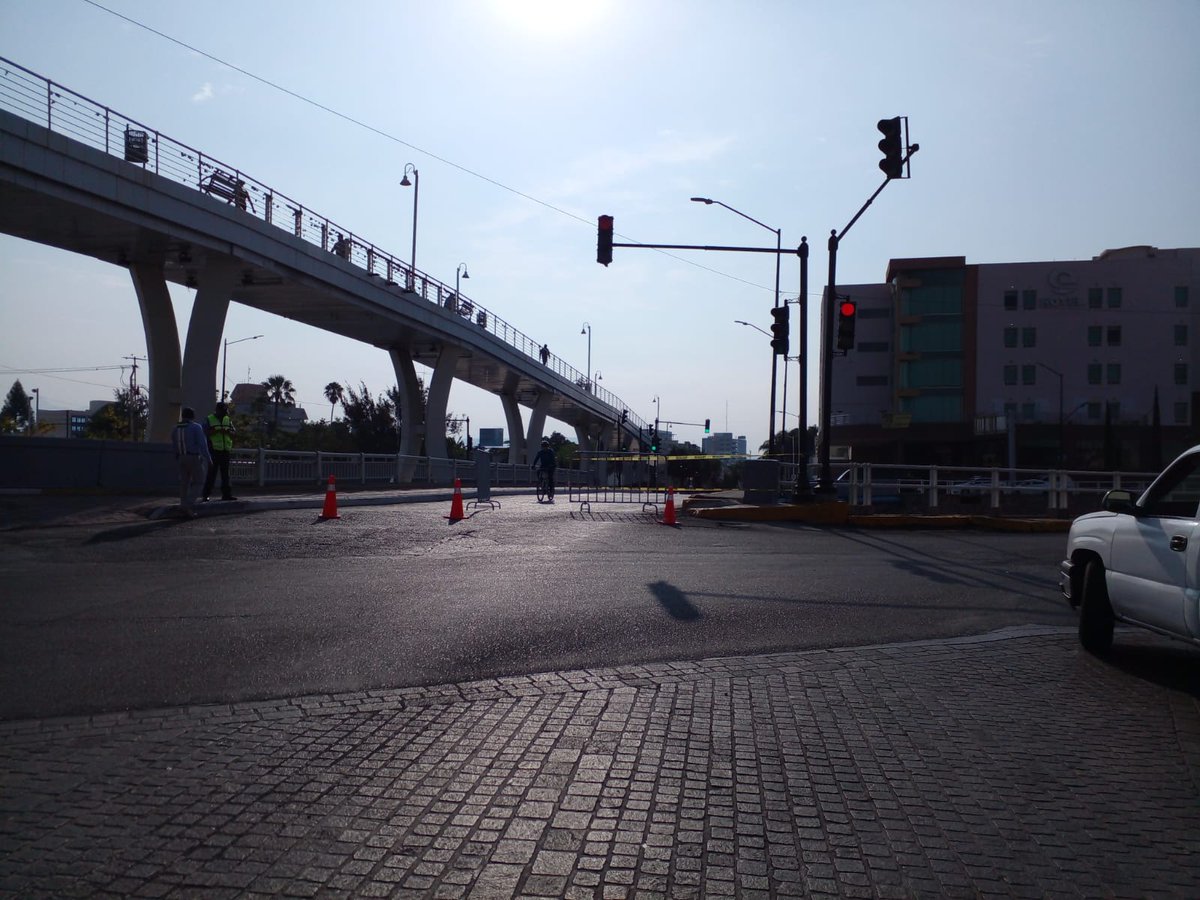 movilidad_leon's tweet photo. ¡Arrancamos con la Ruta León!🌞🚲🍦 
Te esperamos este y todos los domingos para activarnos, movernos en bicicleta, aprender a patinar, adoptar un amigo y disfrutar de nuestra ciudad. 
¡Ven y disfruta la experiencia! 
#ViveTuCiudad🦁
#SomosGrandes #SomosFuertes #SomosLeón https://t.co/3nFJqm9c0o