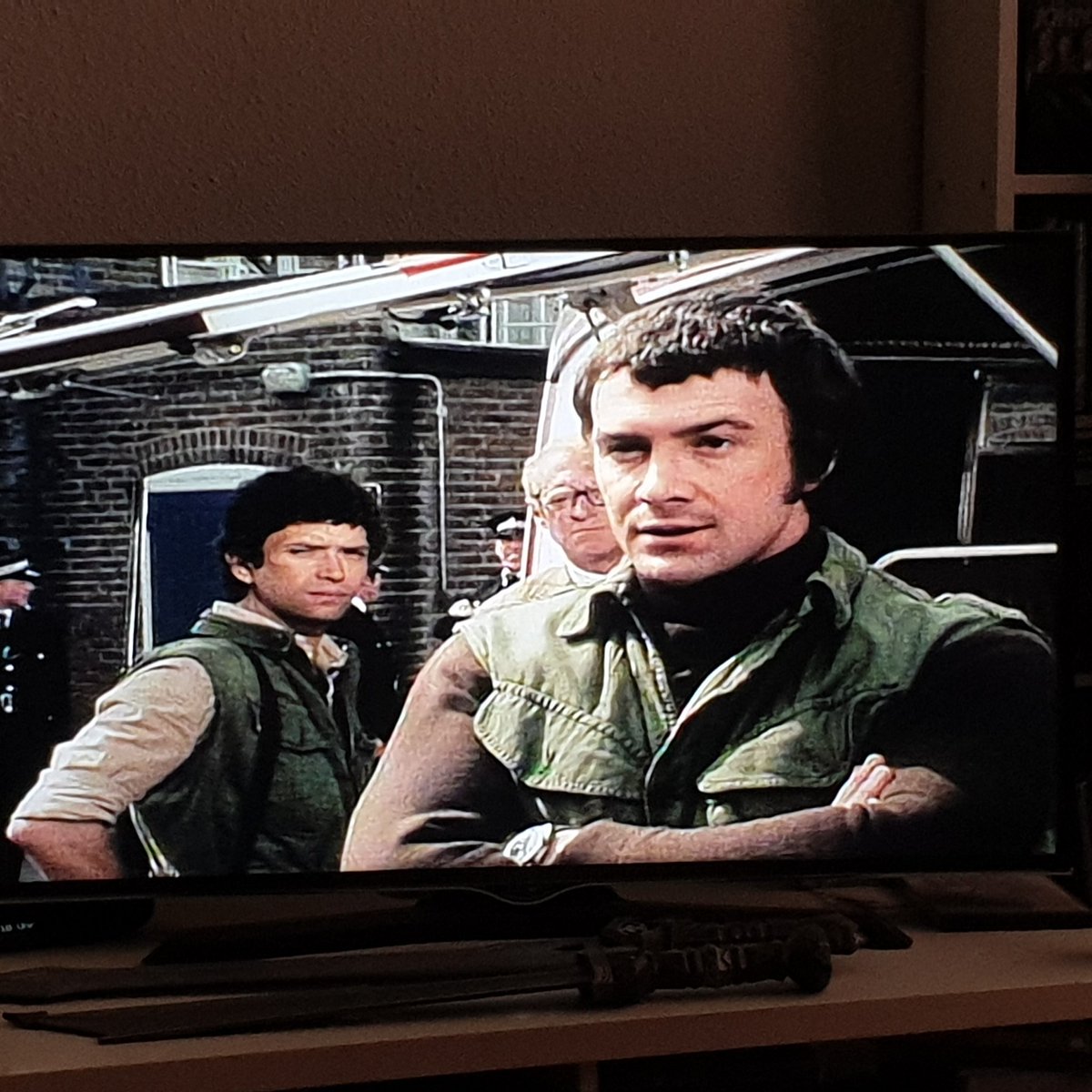 gonzobyrne's tweet photo. As I said ... #bestway
#dieprofis #theprofessionals #ci5 #lewiscollins #martinshaw #gordonjackson #williambodie https://t.co/OiKIVLzMNo