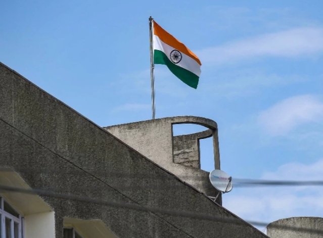 KumariTulsi2's tweet photo. Tricolour our identity! Tricolour our legacy! Satymev jayte 🇮🇳#HarGharTiranga https://t.co/jU7Ws9VLjB
