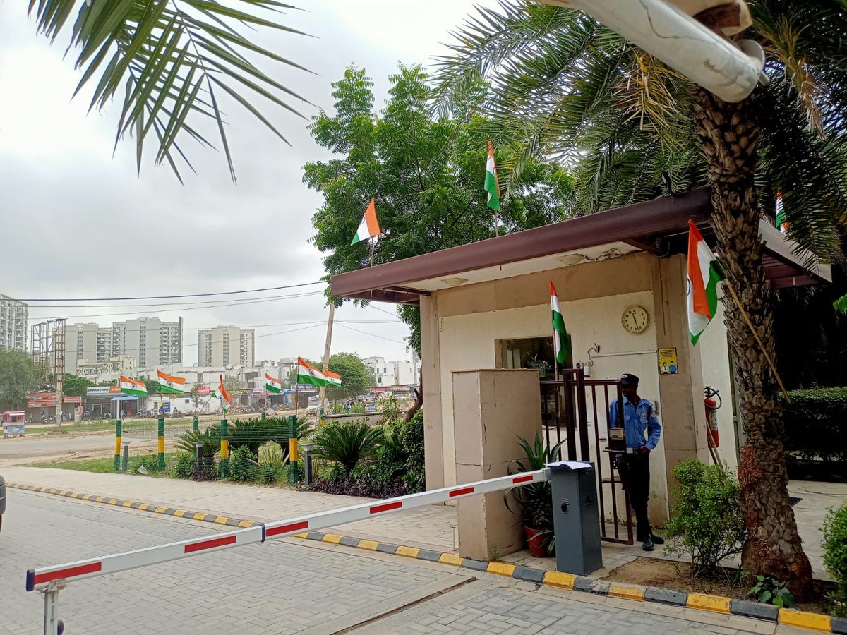pviewananda's tweet photo. Har Ghar Tiranga.. Ghar Ghar Tiranga @narendramodi @PMOIndia https://t.co/sCkWBkWw2c