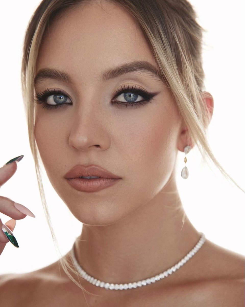 Sydney Sweeney tweet media