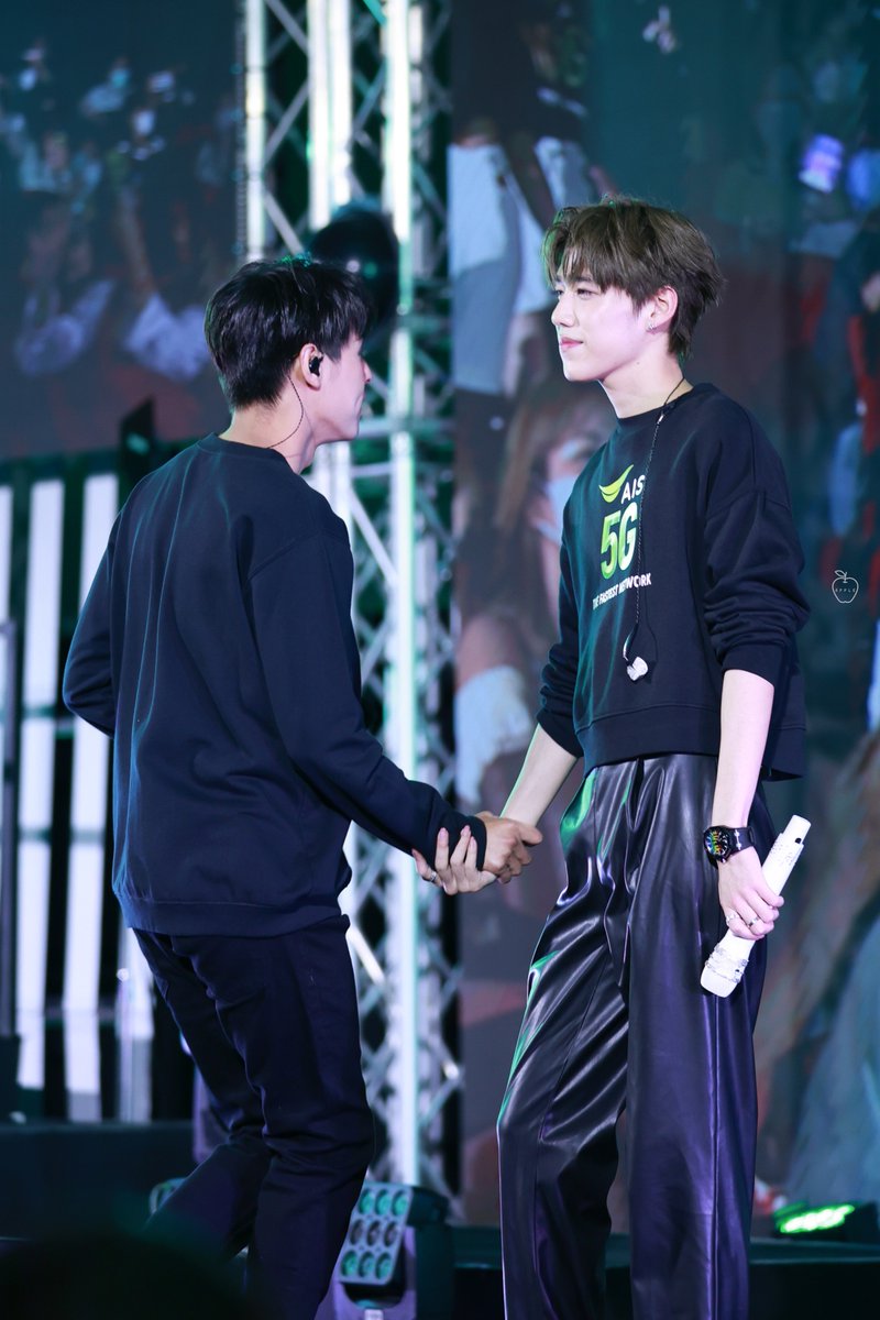 waritsadee's tweet photo. จับมือกันไว้แน่นๆนะ 🤝

#TEAMAIS5GFANIVERSE
#TEAMBKPPWithAIS5G
#ppkritt #bbillkin https://t.co/78VN1Pi7dB
