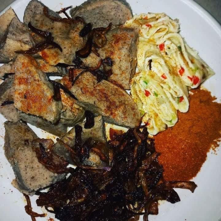 ideatvgh1's tweet photo. Tubani is a vegan Ghanaian dish mostly eaten in the Northern part of Ghana. It's made from steamed beans.

Nana aba akrobeto sarkodie #obey #ShattaWaleSummerStage #GroovyMono #shiba #ashanti https://t.co/5QbtlpPEnT