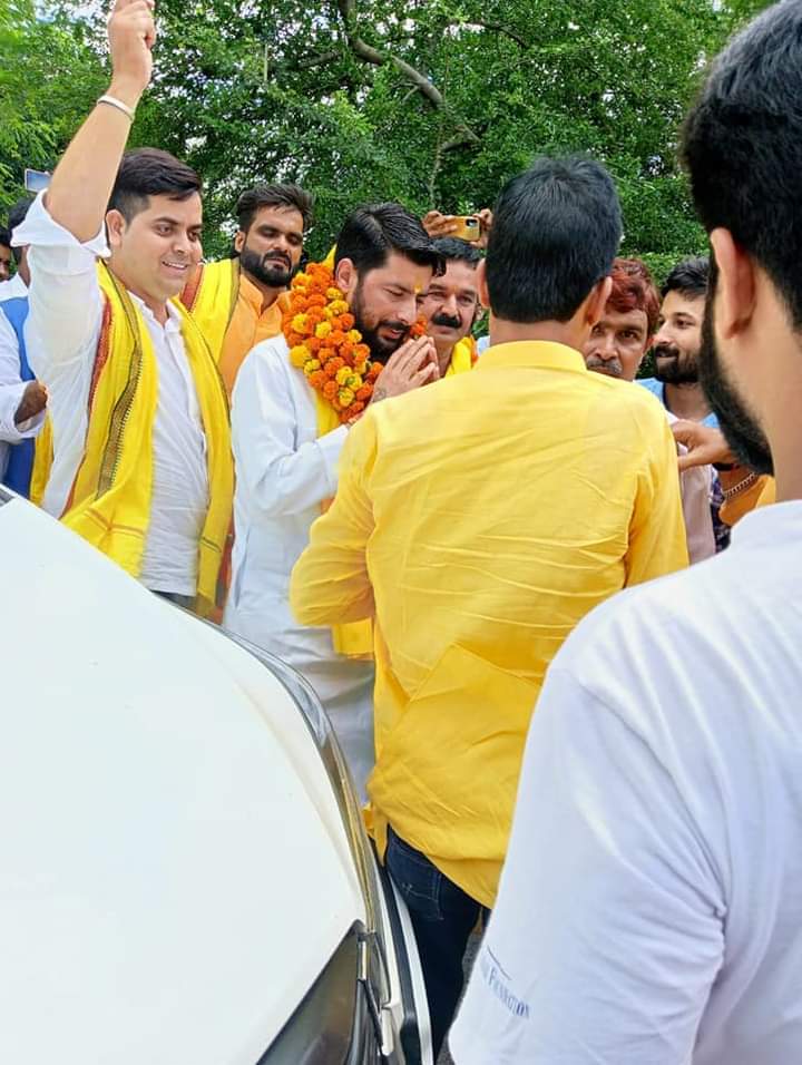 छपरा के बनियापुर विधानसभा में राष्ट्रीय जन जन पार्टी के द्वारा अयोजित जनसंवाद कार्यक्रम की तस्वीरें। 

<a href="/RJP4Bihar/">Rashtriya Jan Jan Party</a>