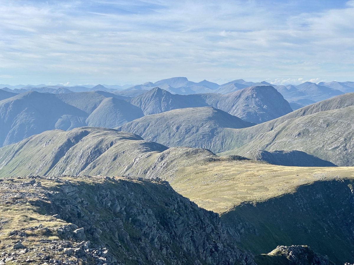 Fridays fun was a stomp up Stob a’ Choire Odhair and Stob Ghabar. Very toasty still 🥵 I could have sat and gazed over Rannoch moor all evening. 😍😍 And the view towards the Ben, just layer on layer of mountains. ⁦<a href="/VisitScotland/">VisitScotland</a>⁩ ⁦<a href="/walkhighlands/">walkhighlands</a>⁩
