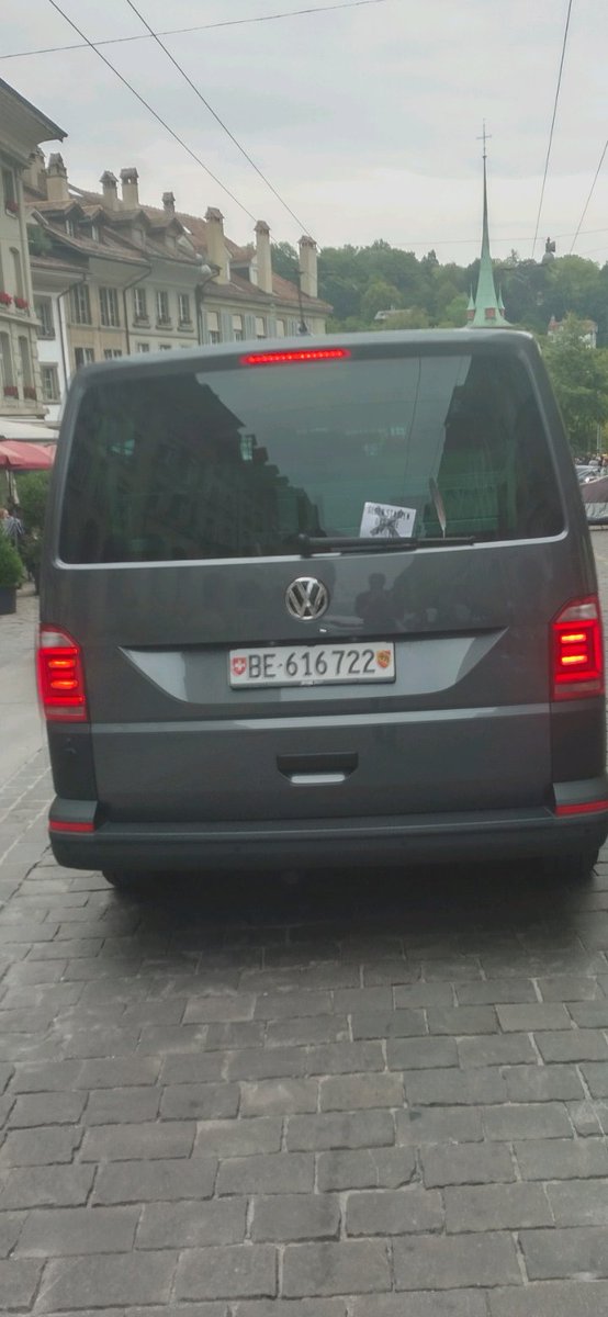 NoFides's tweet photo. Auch die Cops sind da;)
Demo jetzt am Bärengraben. https://t.co/zBJ2r84Jm4